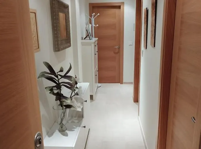 Costa Reinante Y Piscina Apartmán *